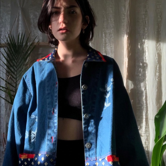 Embroidered Denim Jacket ✨VINTAGE✨ - Picture 10 of 10